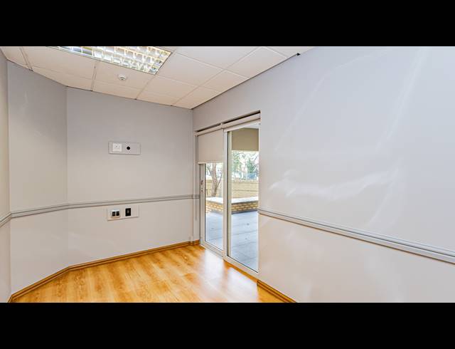 258M² OFFICE TO LET IN FERNDALE